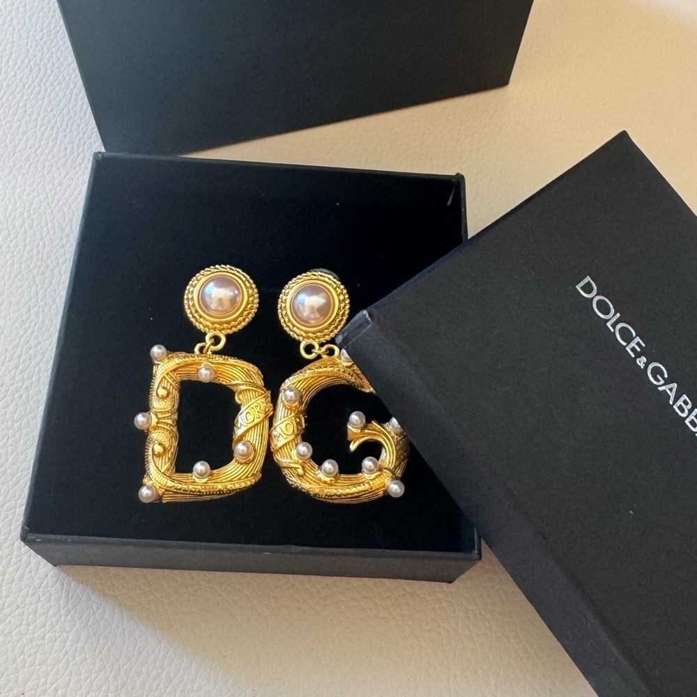 Dolce & Gabbana Gold DG Earrings with Pearls - Picture 7 of 7